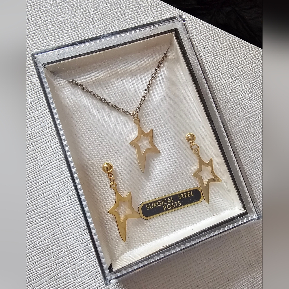 Gold Star Pendant Necklace and Earrings Set
